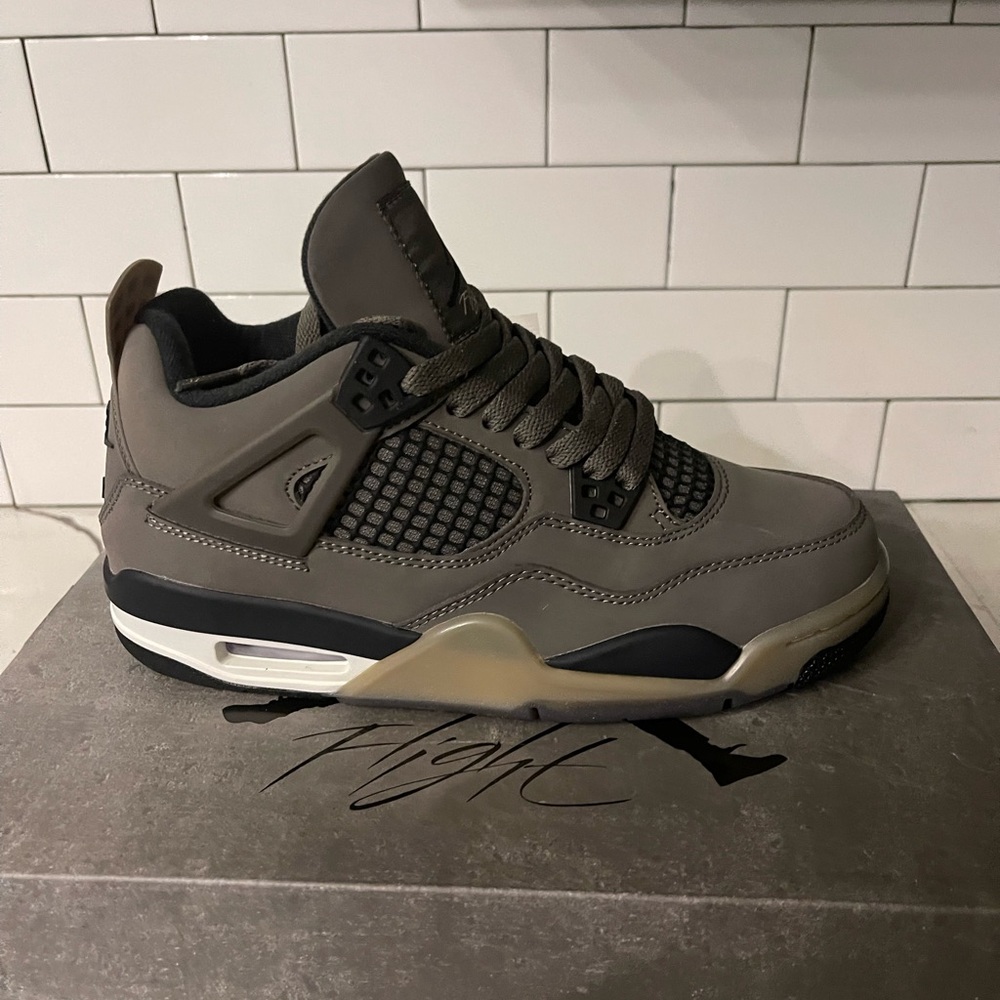 Mens Jordan Retro 4 Cave Stone Size 6.